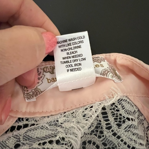 Band of Gypsies pink satin flowy Kimono with white lace trim,open back,overszd - Picture 6 of 12